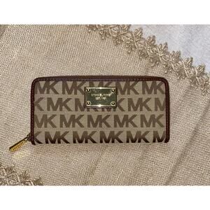 Michael Kors MK Monogram Logo Brown Tan Gold Zipper Wallet Logo MK GUC